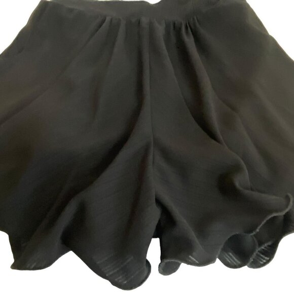 In the Style Black Romper Size 6 Plunge Sleeveless Mini Shorts - Picture 9 of 10